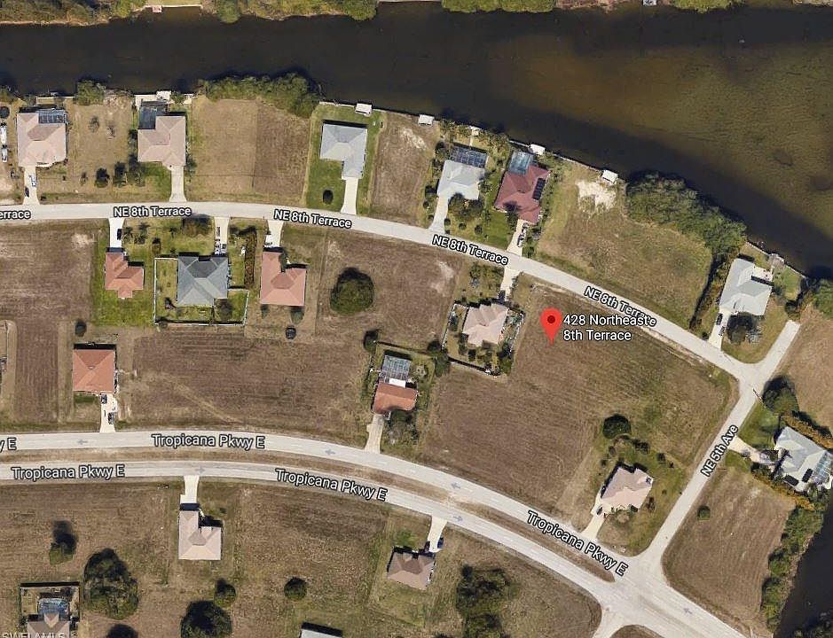 2nd image of 428 NE 8th Ter