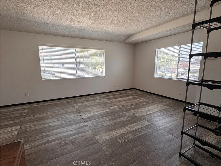 1108 W Las Palmas Dr — Photo 7