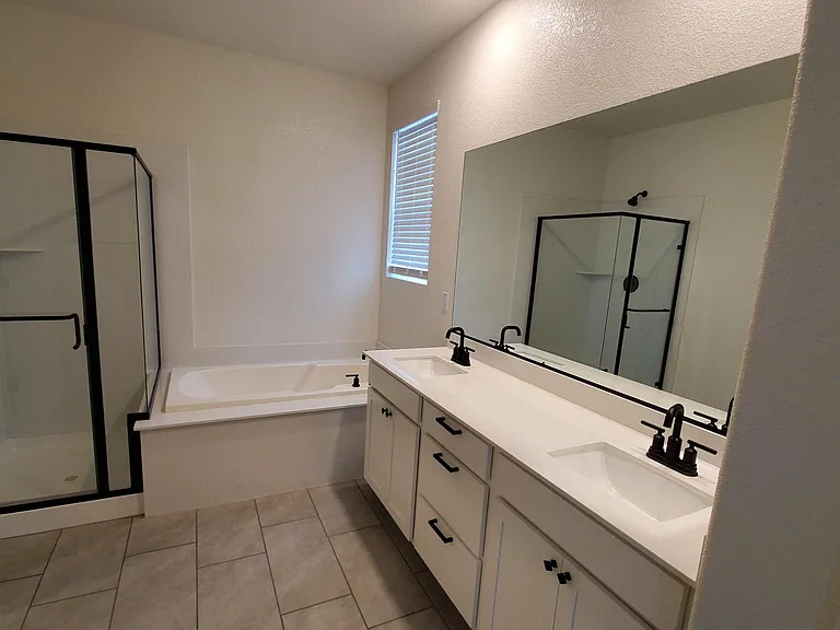 2433 Buzz Aldrin Way — Photo 48