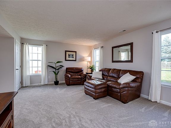 3rd image of 9938 Scotch Pine Dr