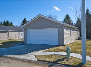 416 Park Hills Xing, Fairborn, OH 45324
