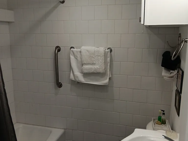 1110 Saint Anthony St #D — Photo 8