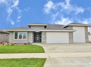 9696 S Coopers Hawk Way, Nampa, ID 83686