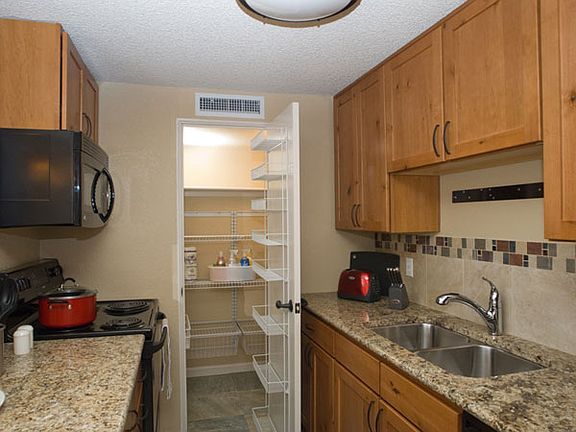 4th image of 550 N Logan St APT 305