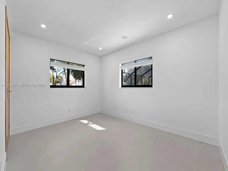 2537 NW 116th Ter — Photo 35