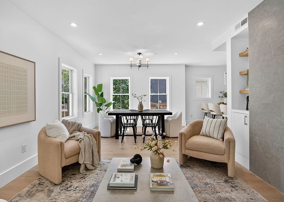 1st image of 131 Hudson St #2