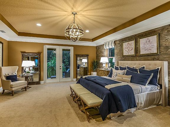 Luxurious Owner s Suite