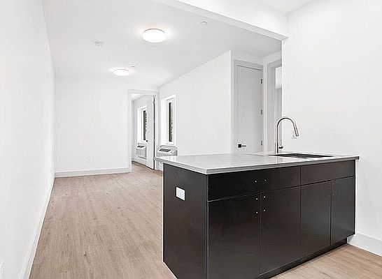 5th image of 22 E 212th St #1B