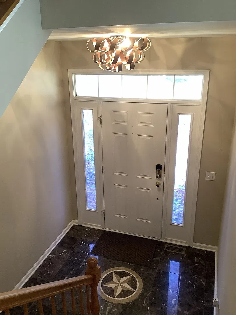 4 bed, 3.5 bath, 2500 sqft, $3,150 — Photo 2