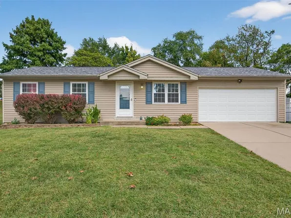4025 Mary Ridge Ln, Saint Charles, MO 63304