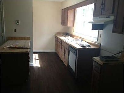 4th image of 2133 Golfview Dr SE