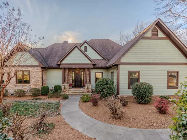 202 Eagle Rock Rd, Landrum, SC 29356