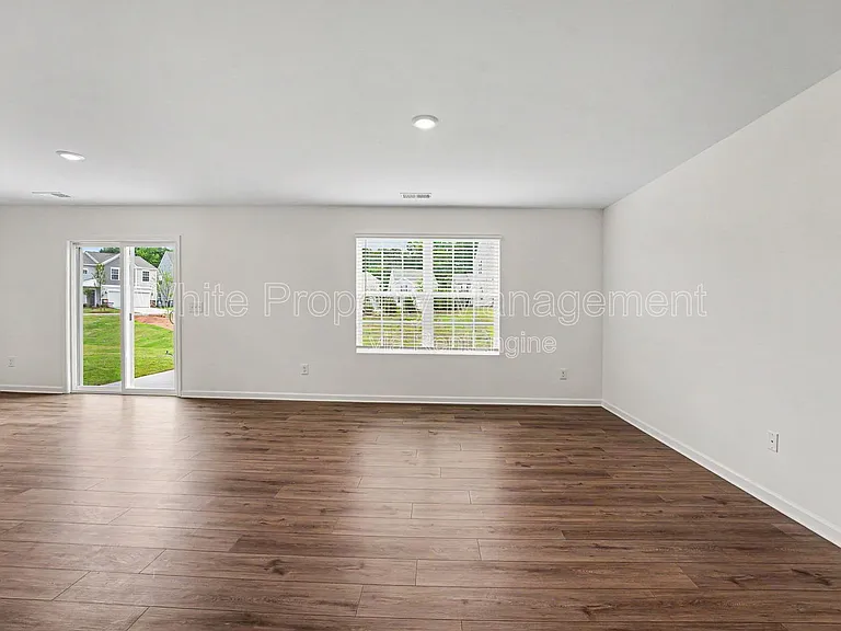 368 W 18th St — Photo 4