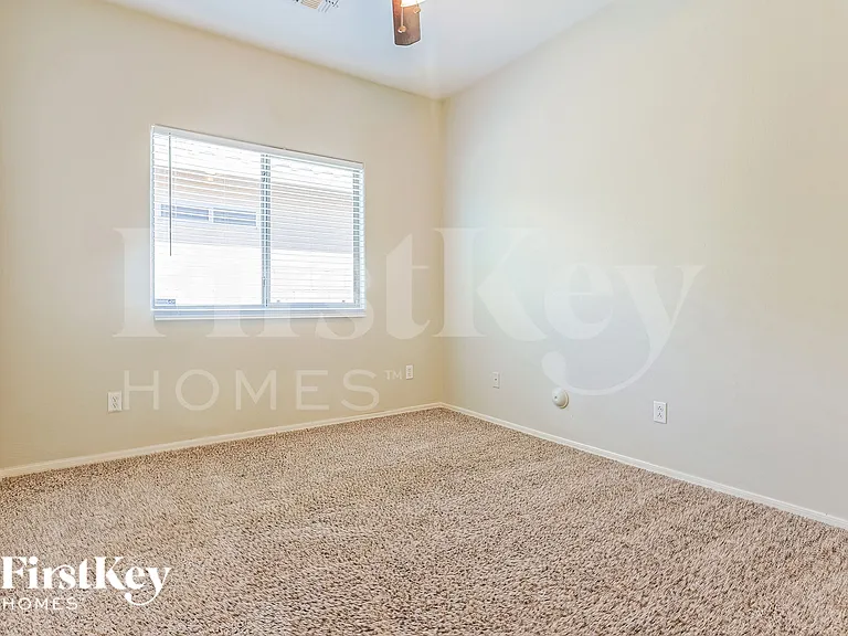 33827 N Slate Creek Dr — Photo 10