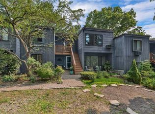 12 Ternay Gdns, Providence, RI 02904