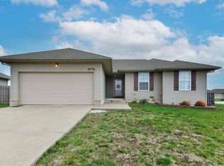 106 Cherry Ave, Clever, MO 65631