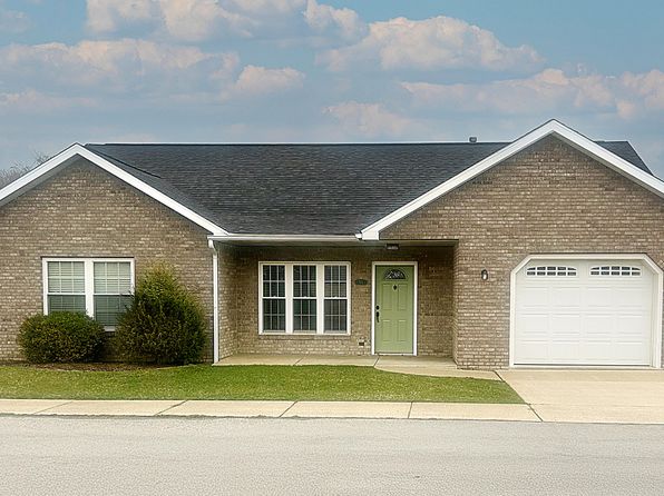 121 Columbus Dr, Punxsutawney, PA 15767