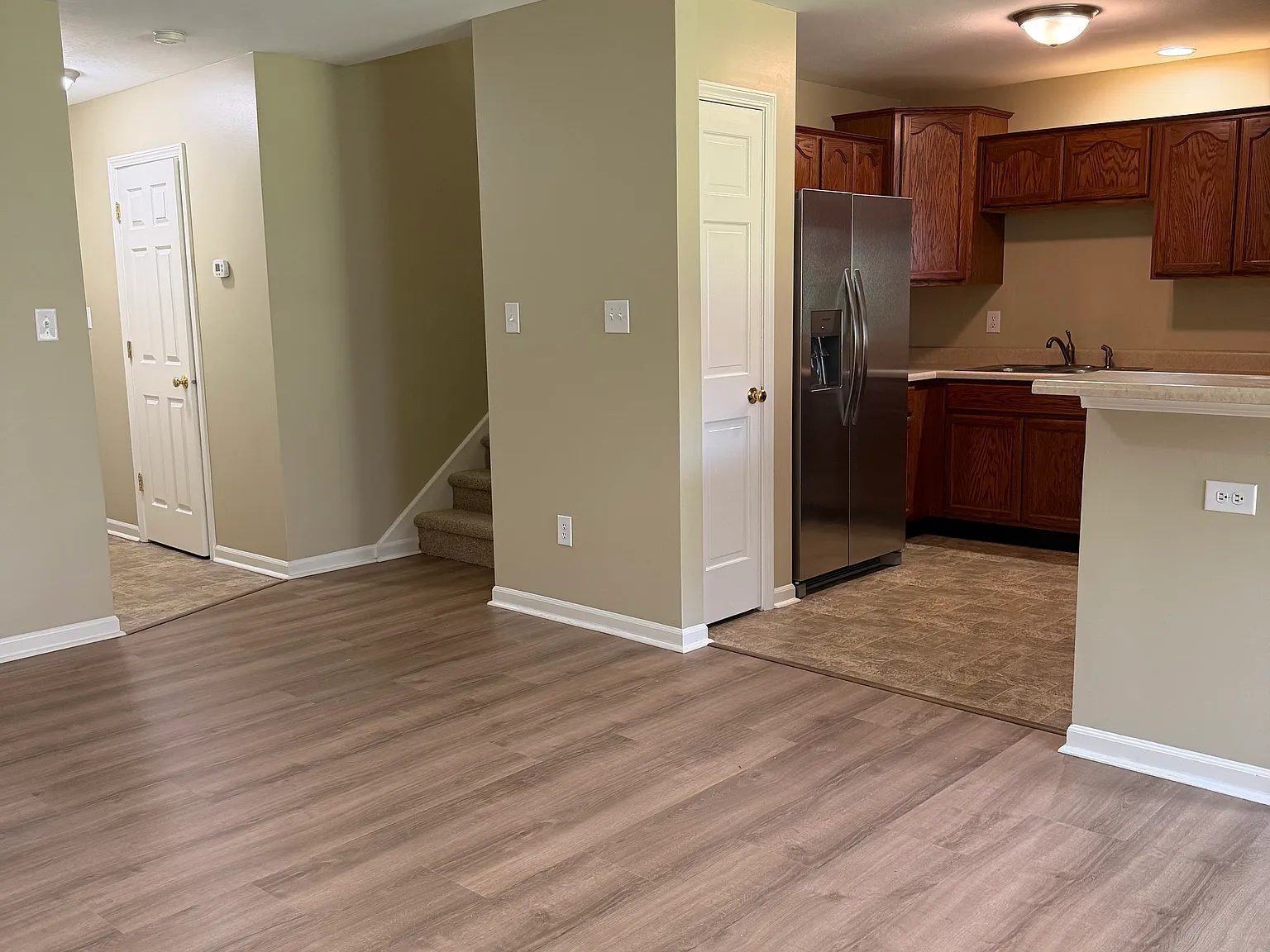 3 bed, 2.5 bath, 1857 sqft, $1,695 — Photo 4