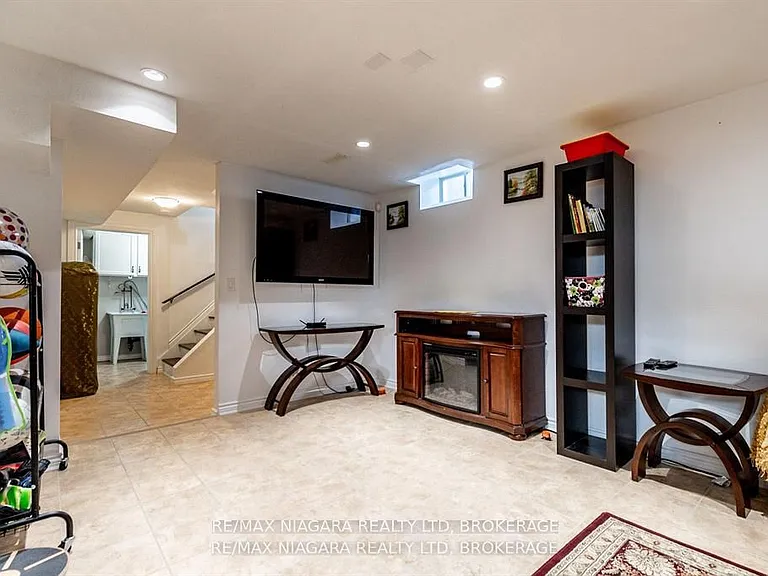 64 Westland St — Photo 15