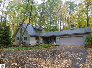 2613 W Schuss Mountain Dr, Bellaire, MI