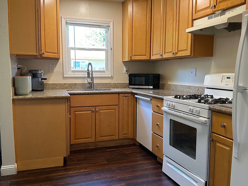 Kitchen - New dishwasher & lighting