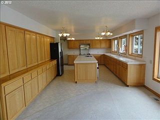 4th image of 2360 NW Cabrillo Ct