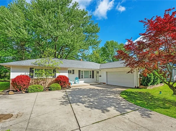 21494 Mastick Rd, Fairview Park, OH 44126