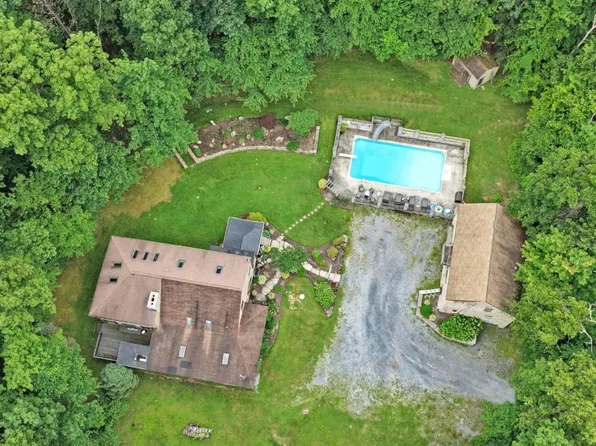 516 Hill Rd, Robesonia, PA 19551