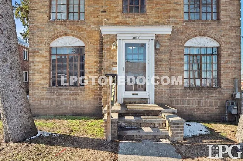 2 bed, 1.0 bath, 800 sqft, $850 — Photo 3