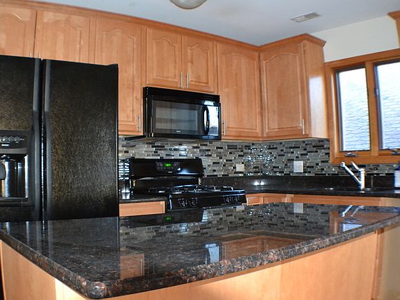 3rd image of 3138 Oak Park Ave Unit N2