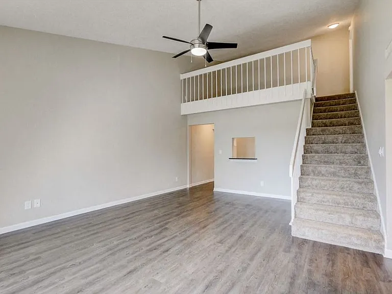 Lake Country Village Apartments — Photo 24