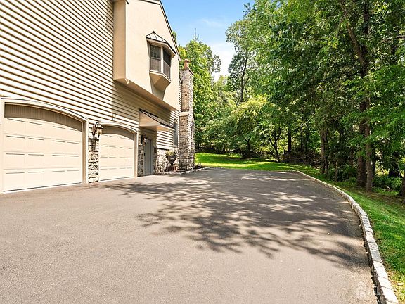 4th image of 12 Mountain View Ct