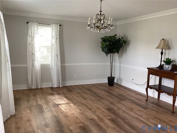 3rd image of 2308 Burgage Ln