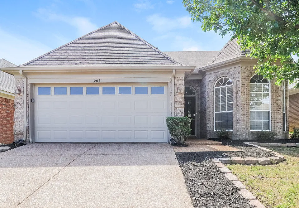 2811 Misty Bay Dr