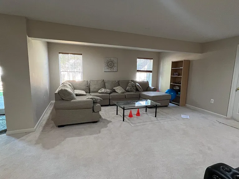 8911 Telford Ct — Photo 5