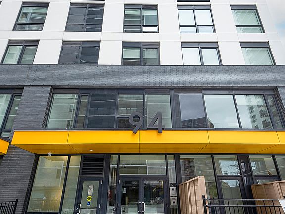 5th image of 94 Eastdale Ave #5