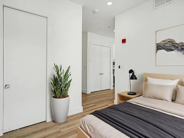2217 N Fitzhugh Ave #207 — Photo 7