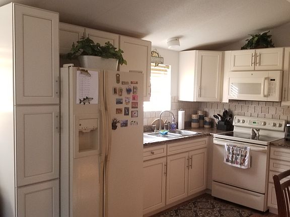 2nd image of 675 Copeland Ave S #1