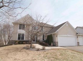 9079 Sunnyvale Dr, Chanhassen, MN 55317