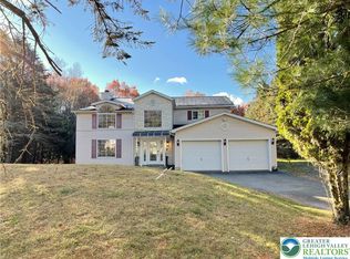 1246 Glade Dr, Long Pond, PA 18334
