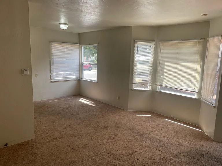 133 Clay St — Photo 2