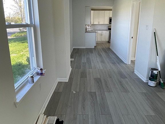 4th image of 753 W Cooke Ave
