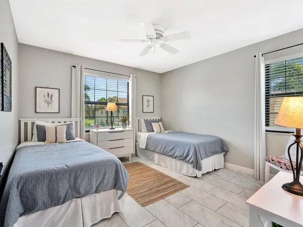902 Pinecrest Circle A, Jupiter, FL 33458