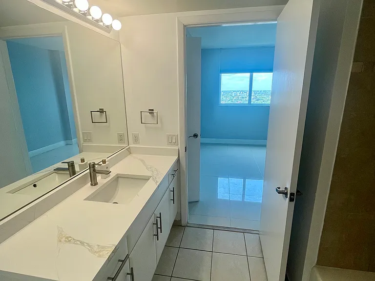 1871 NW South River Dr #1906 — Photo 4