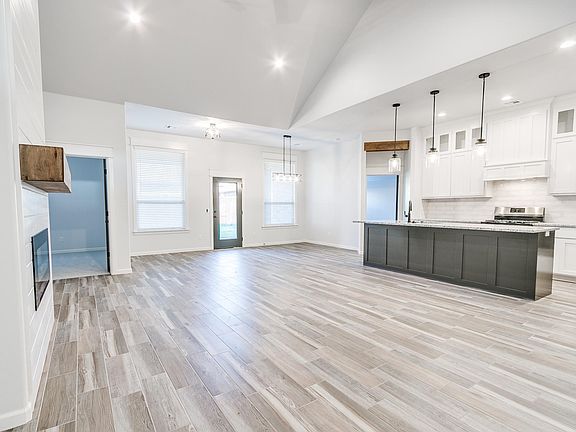 5th image of 16713 Serrano Dr