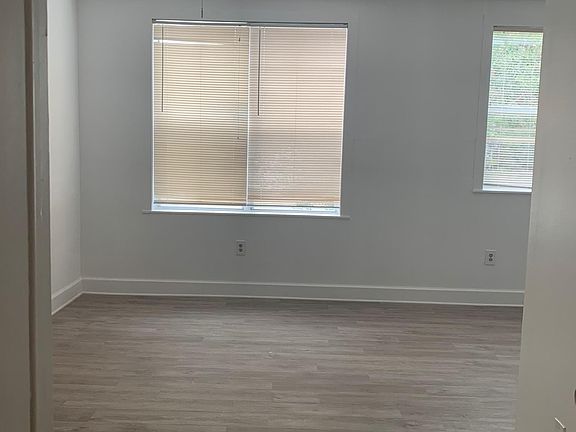 3rd image of 215 Calabria Ave #12