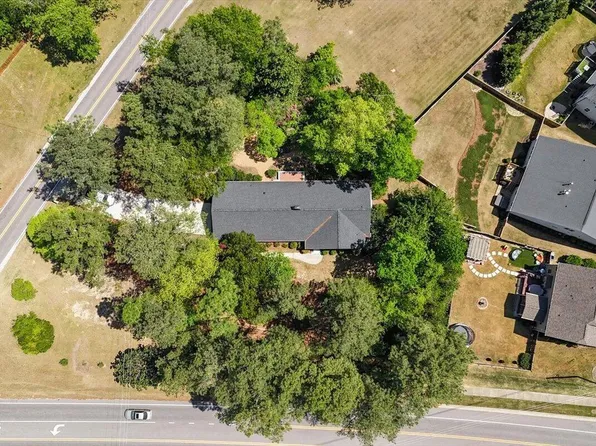 2309 Stewart St, Fuquay Varina, NC 27526