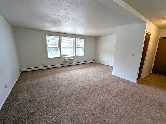 3rd image of 2020 Pillsbury Ave S #305
