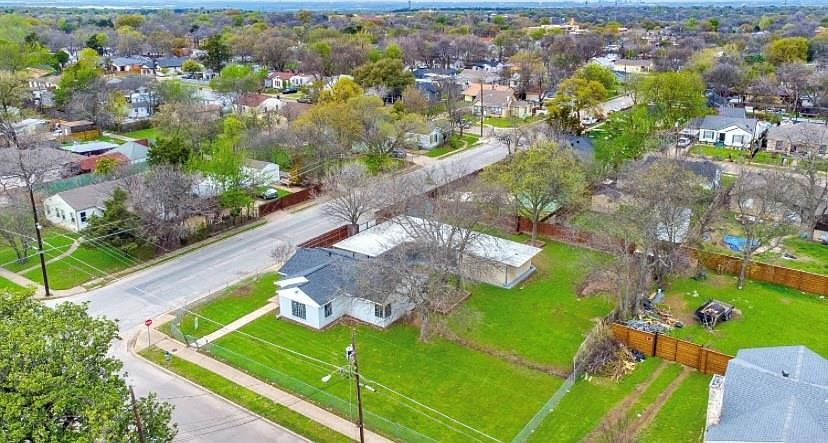 1st image of 3933 Dawes Dr