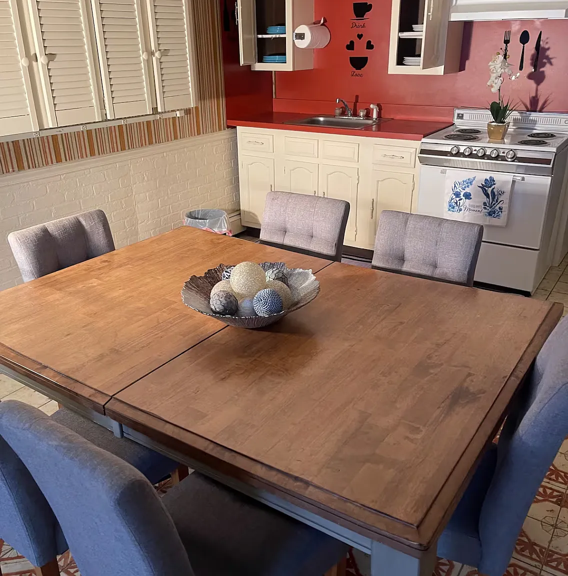 2 bed, 1.0 bath, 1886 sqft, $2,175 — Photo 4